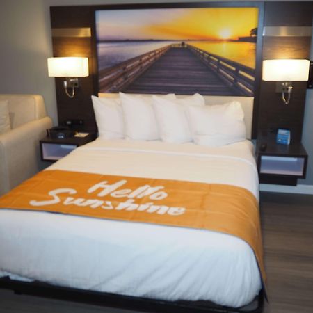 Days Inn By Wyndham Galt - Elk Grove South Exteriér fotografie