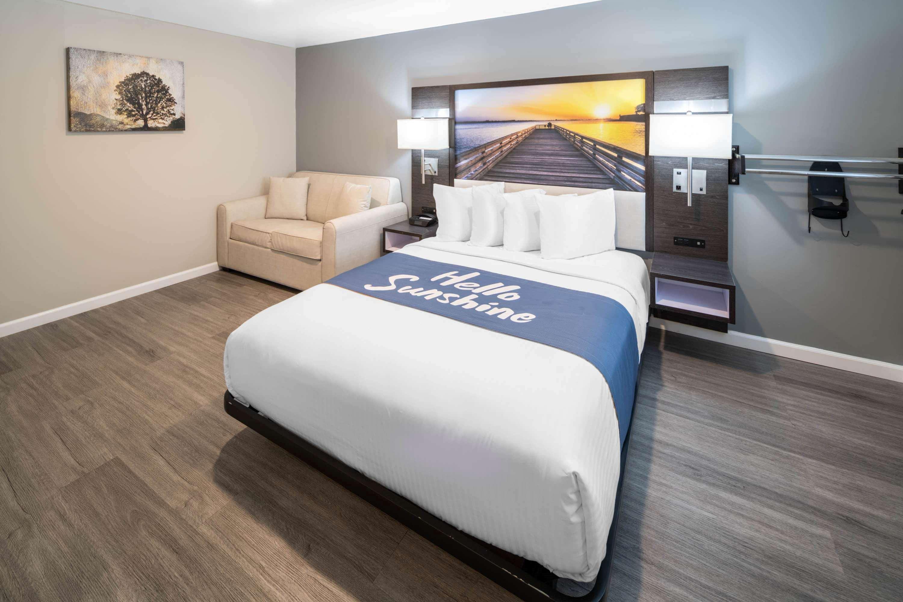 Days Inn By Wyndham Galt - Elk Grove South Exteriér fotografie