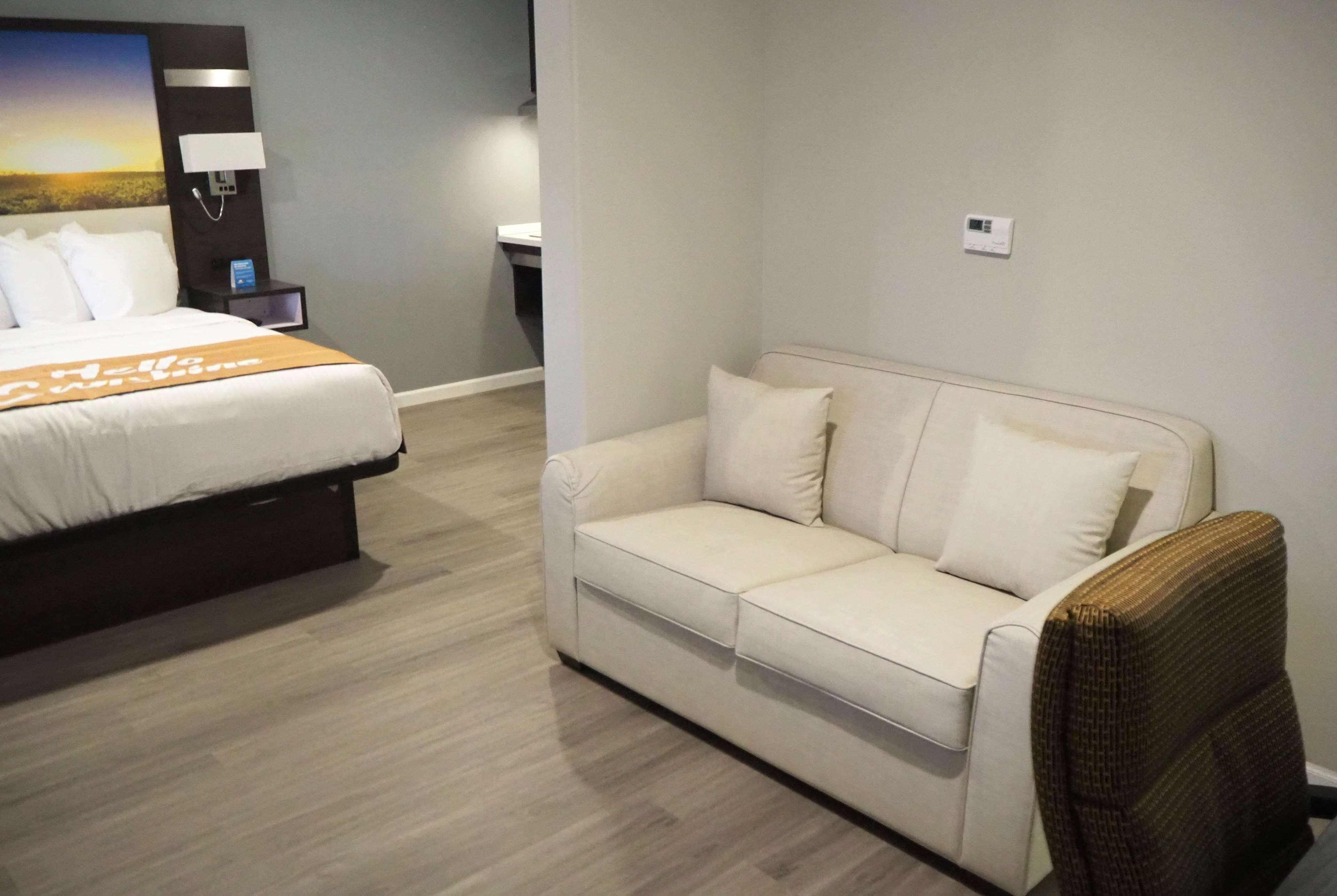 Days Inn By Wyndham Galt - Elk Grove South Exteriér fotografie