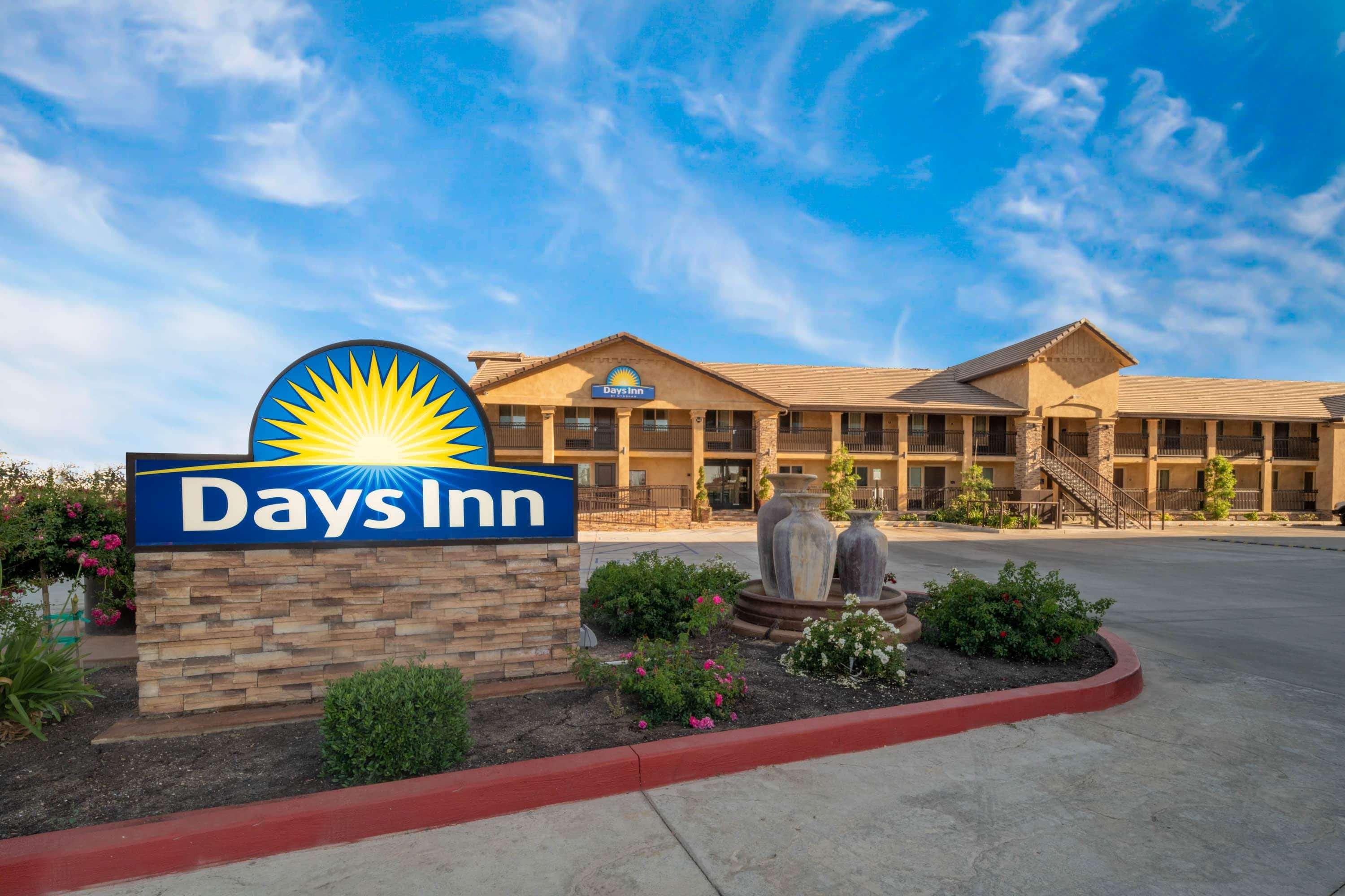 Days Inn By Wyndham Galt - Elk Grove South Exteriér fotografie