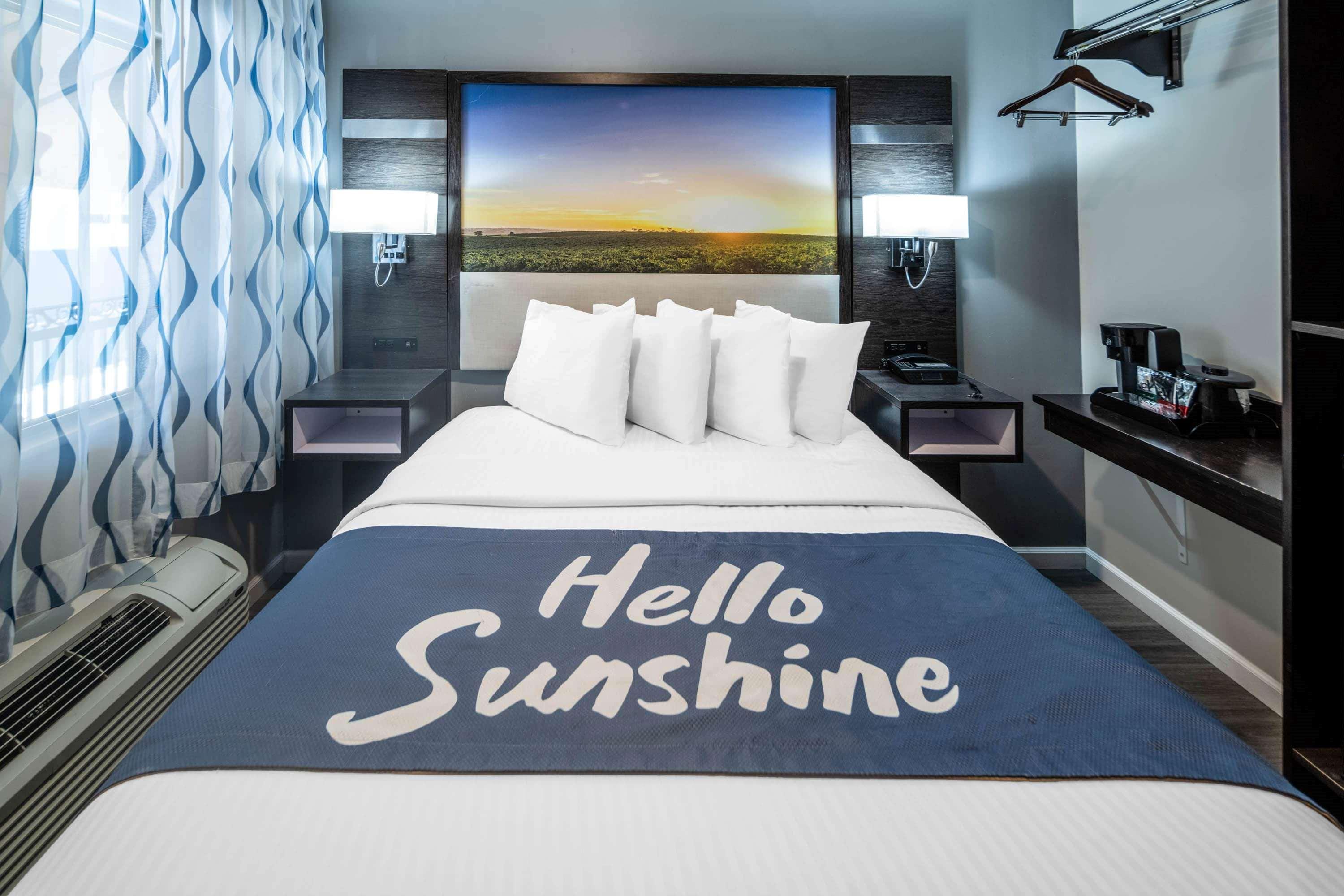 Days Inn By Wyndham Galt - Elk Grove South Exteriér fotografie